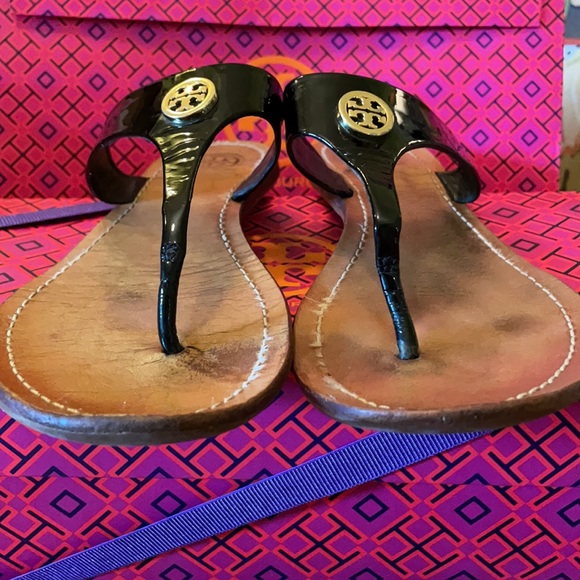 Tory Burch Black Patent Cameron Sandals 8.5 - Picture 4 of 10